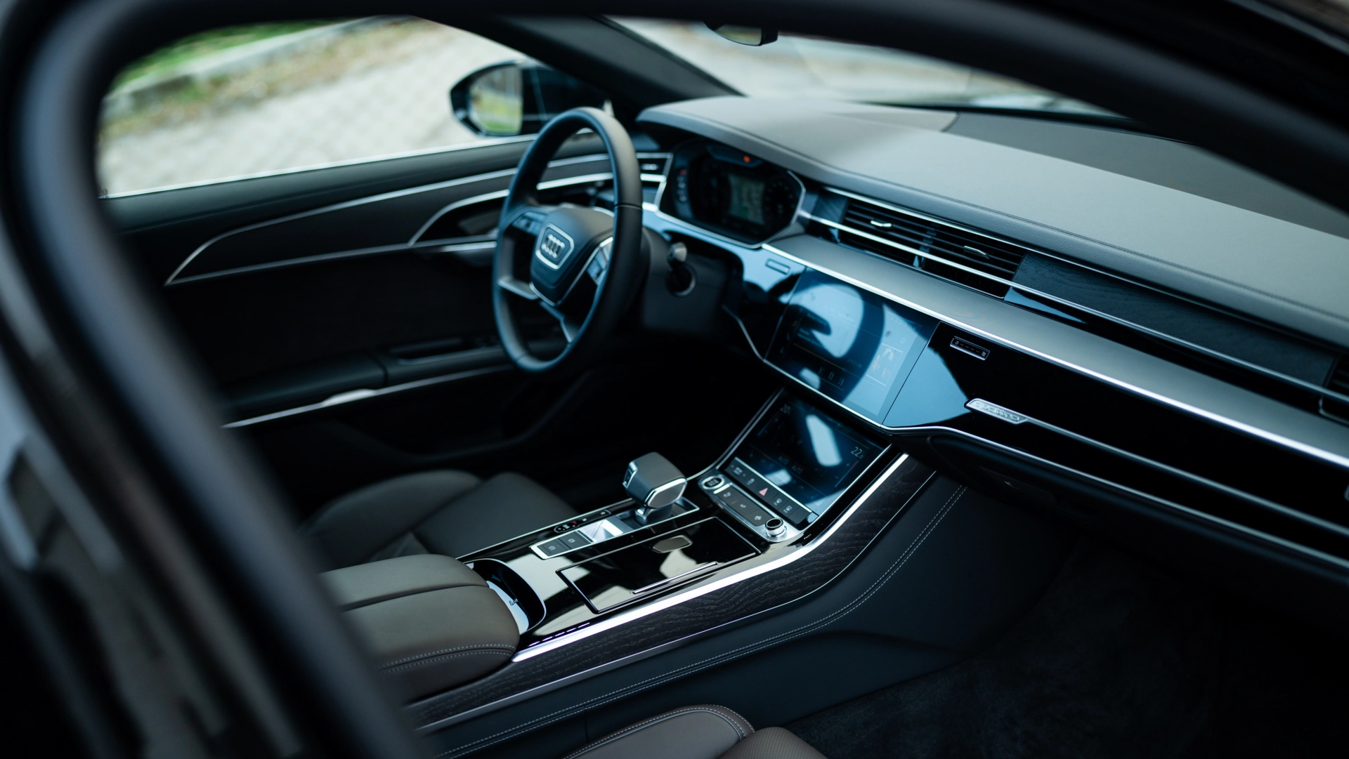 renting Audi A8 Quattro image 12